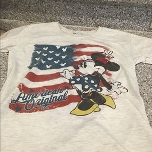 Women’s Minnie Mouse t shirt